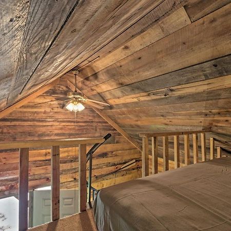 Creekside Cabin With Deck In Pisgah Forest! Barnardsville エクステリア 写真