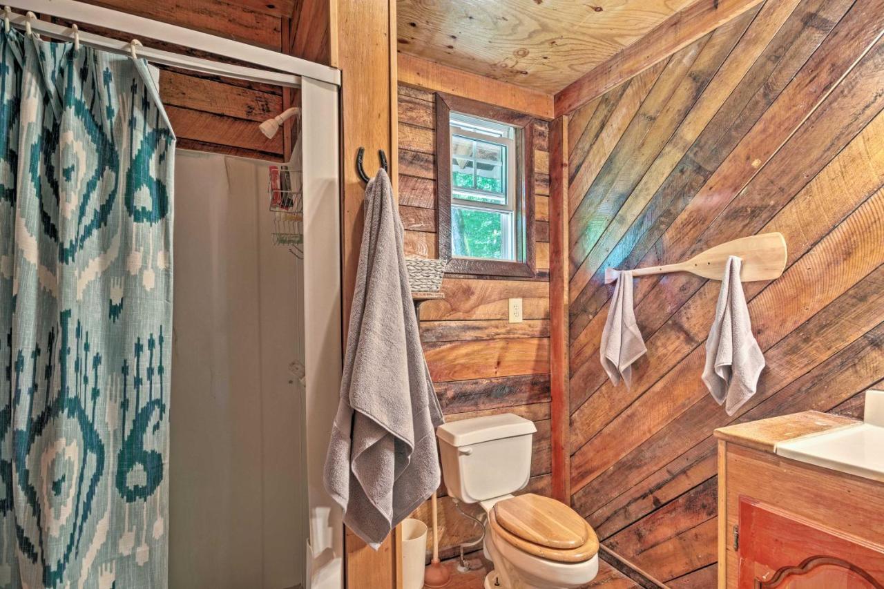 Creekside Cabin With Deck In Pisgah Forest! Barnardsville エクステリア 写真
